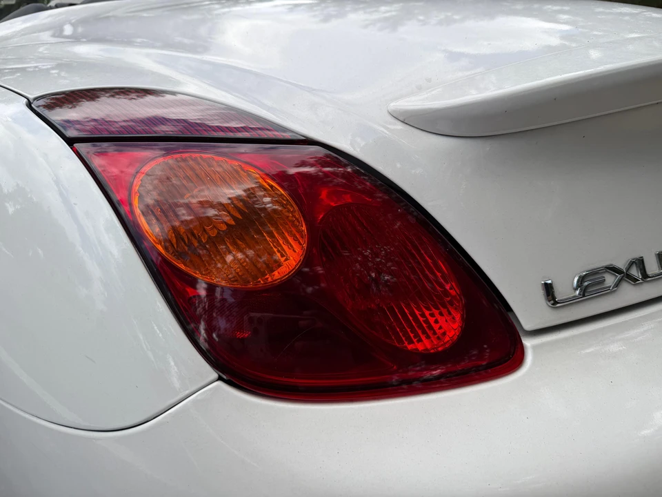 2002 Lexus SC430 - Image 19 of 31