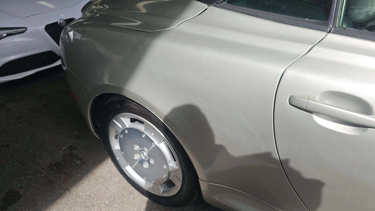 2002 Lexus SC430 - Image 4 of 17