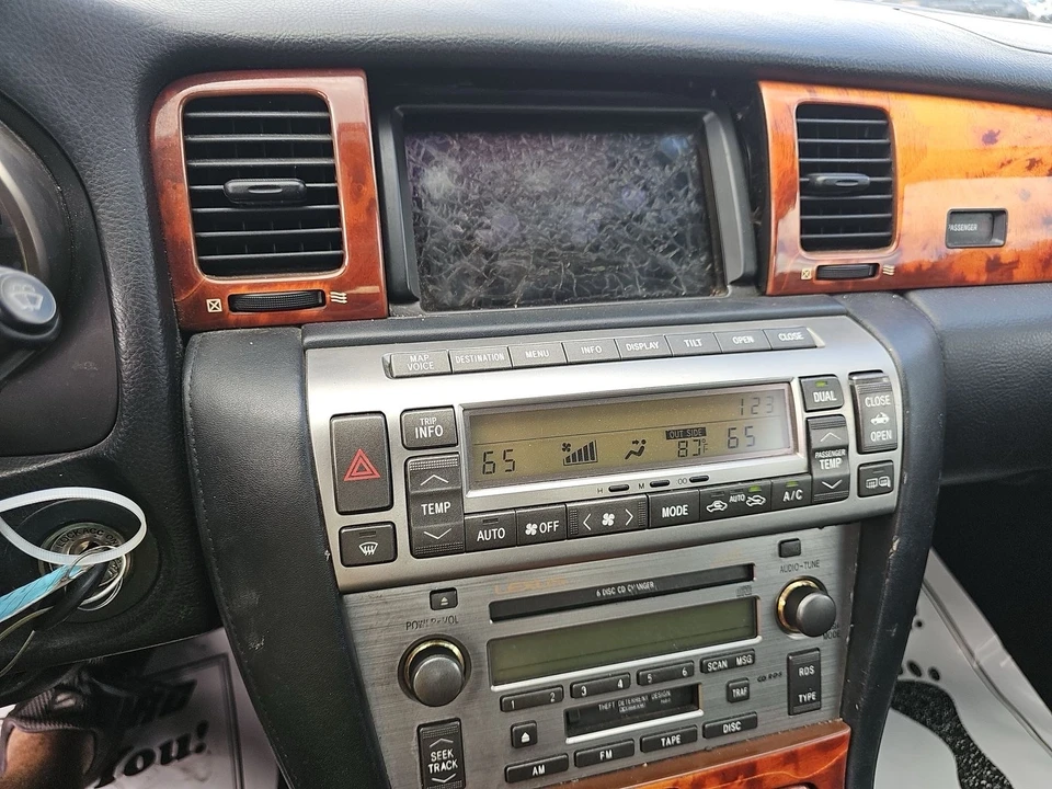2002 Lexus SC430 - Image 11 of 17