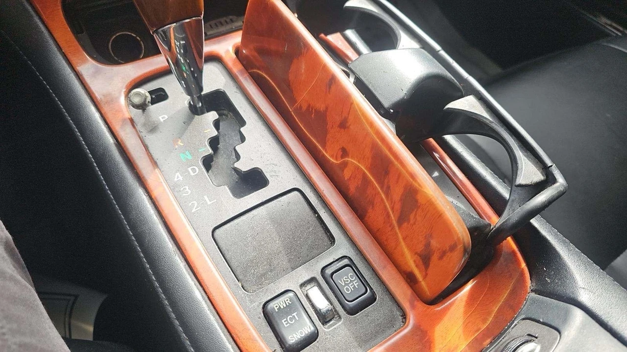 2002 Lexus SC430 - Image 13 of 17