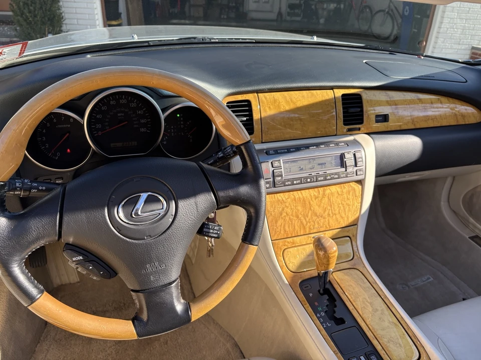 2002 Lexus SC430 - Image 11 of 17