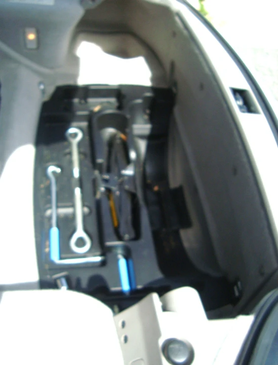 2002 Lexus SC430 - Image 19 of 24