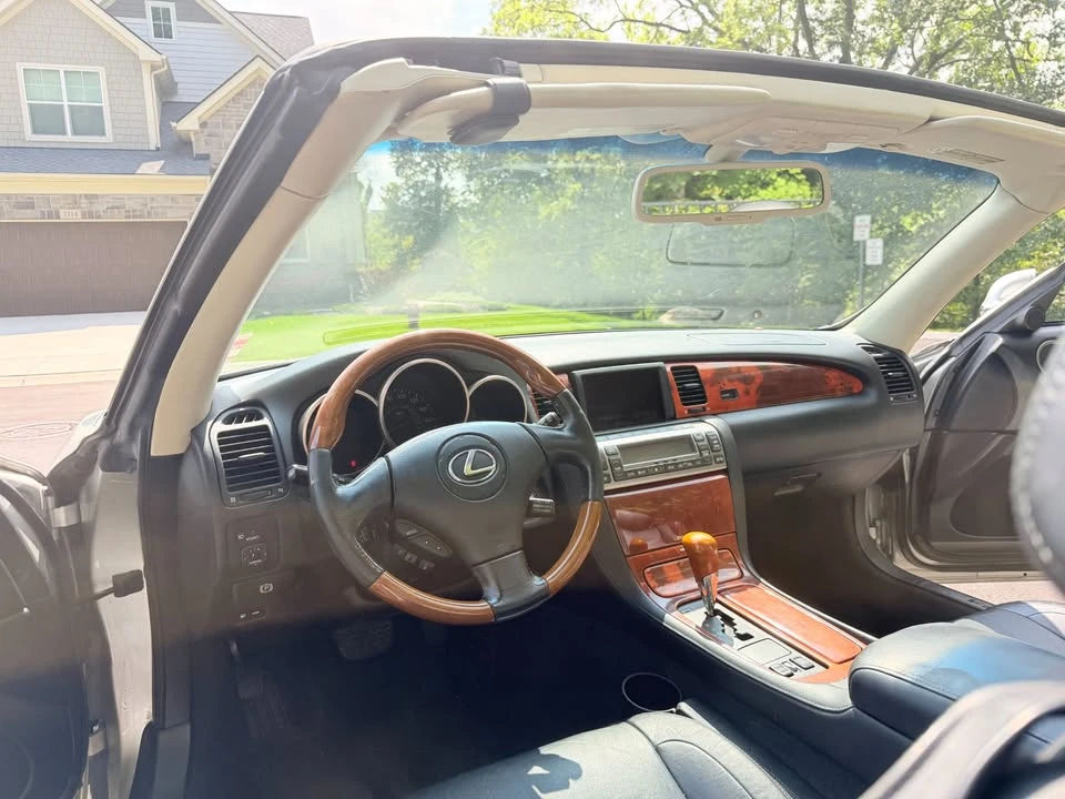 2002 Lexus SC430 - Image 11 of 20