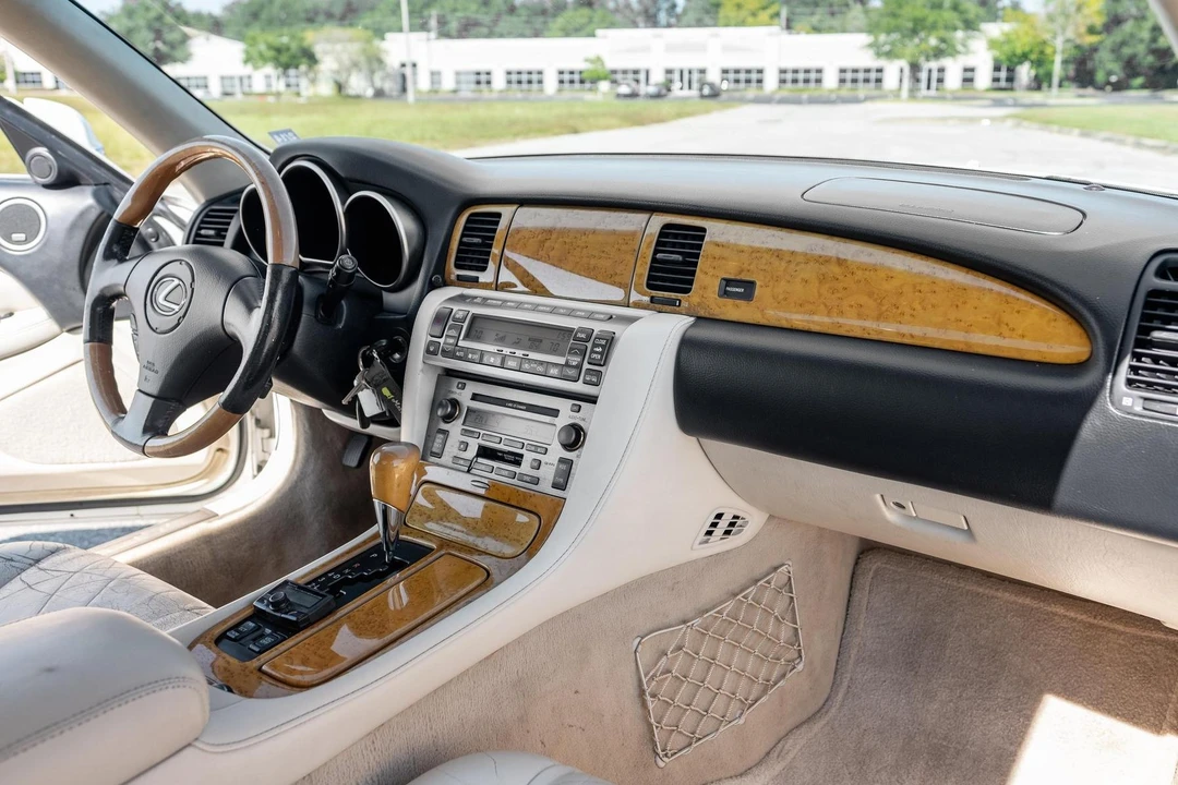 2002 Lexus SC430 - Image 27 of 31