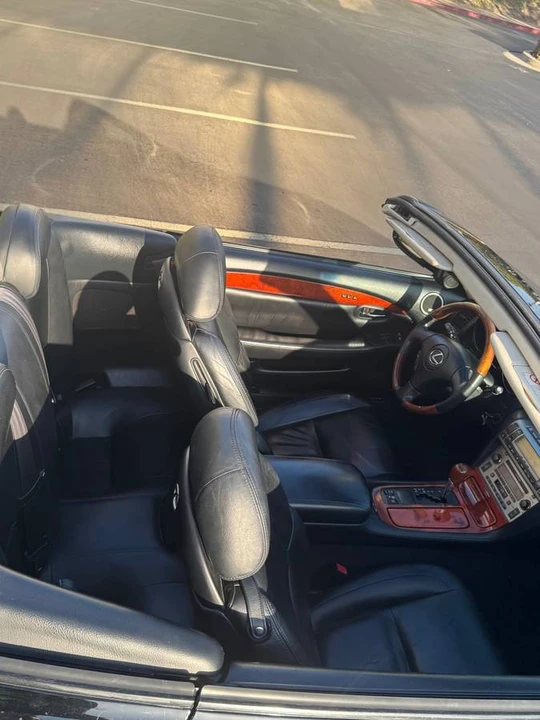 2002 Lexus SC430 - Image 11 of 15