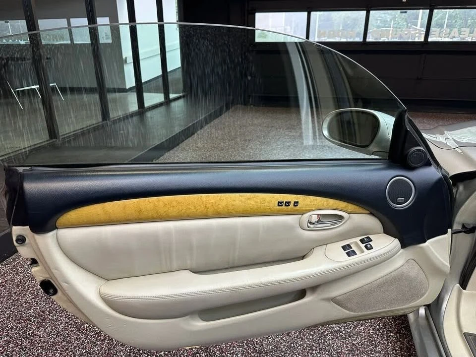 2002 Lexus SC430 - Image 10 of 19