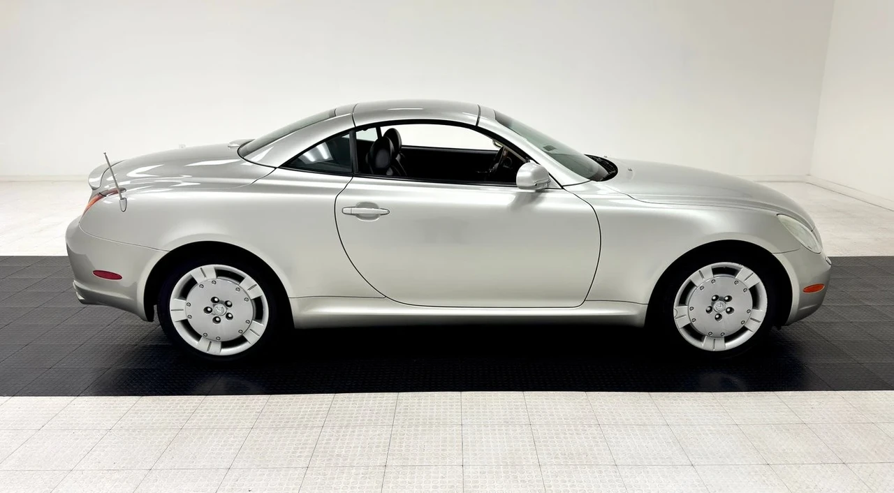 2002 Lexus SC430 - Image 9 of 12