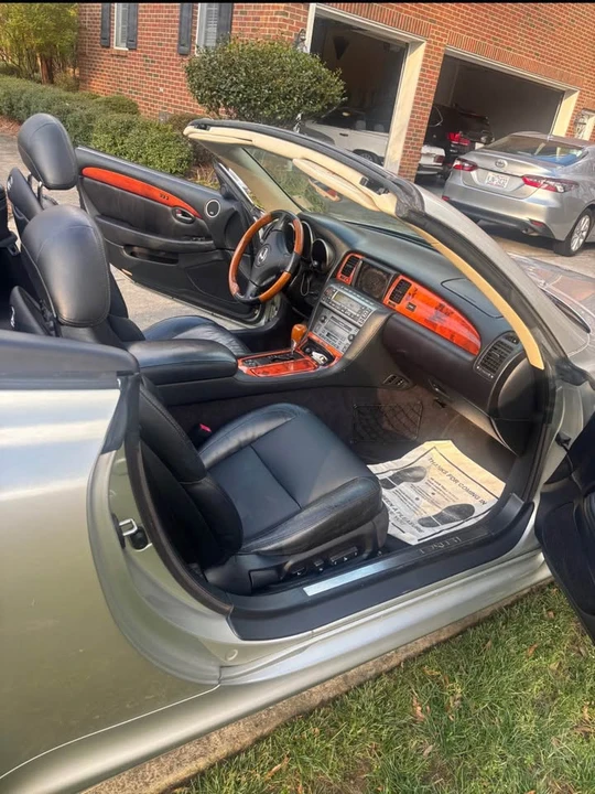 2002 Lexus - Image 8 of 9
