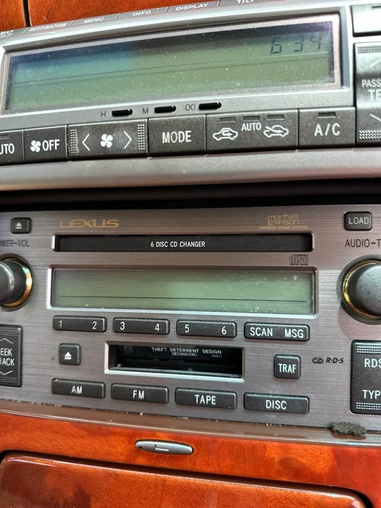 2002 Lexus SC430 - Image 9 of 12