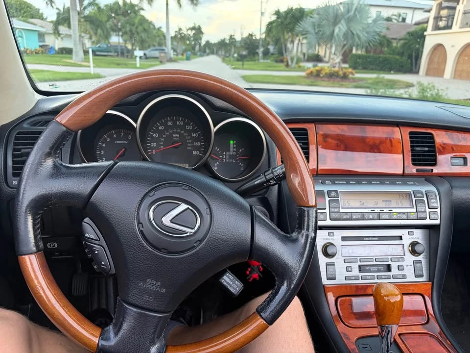 2002 Lexus SC430 - Image 10 of 20