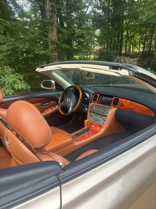 2002 Lexus SC430 - Image 2 of 3