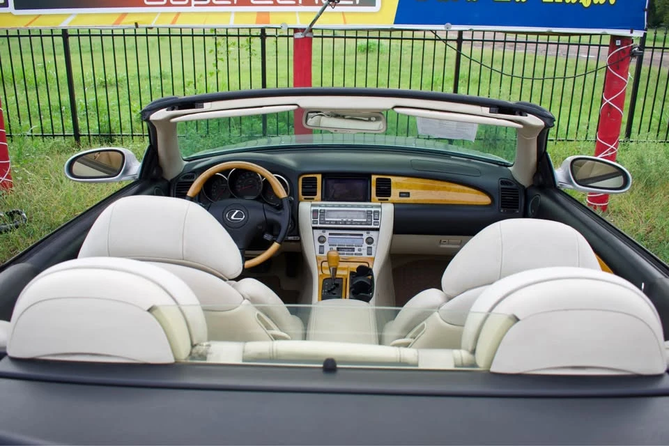 2002 Lexus SC430 - Image 9 of 10