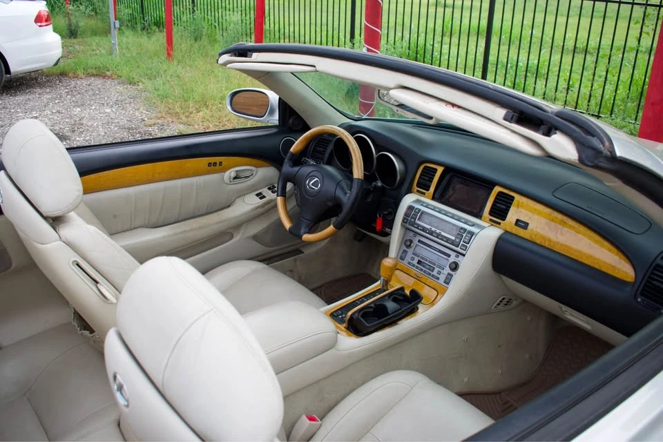 2002 Lexus SC430 - Image 8 of 10