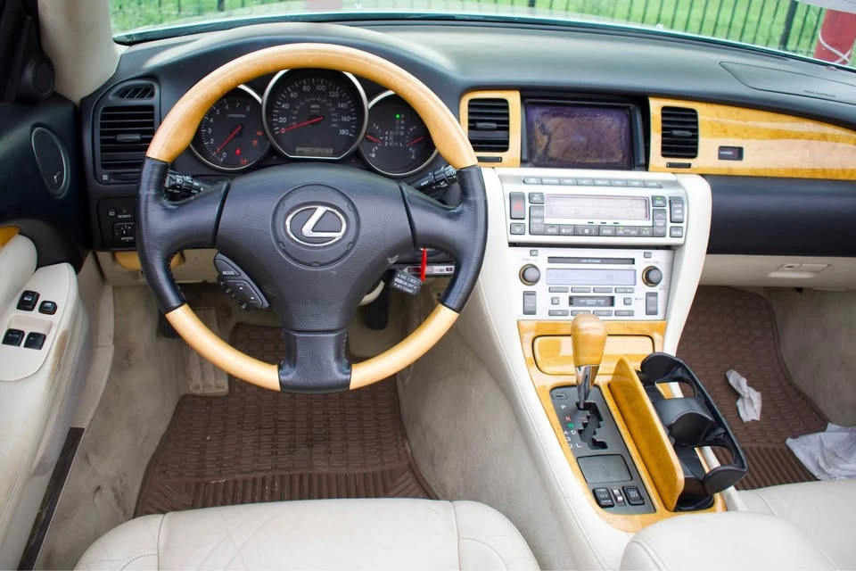 2002 Lexus SC430 - Image 7 of 10