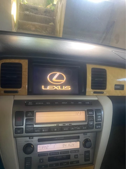 2002 Lexus SC430 - Image 3 of 10