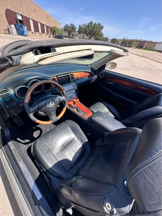 2002 Lexus SC430 - Image 10 of 11