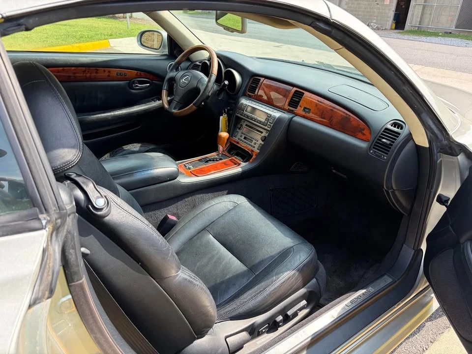 2002 Lexus SC430 - Image 10 of 17
