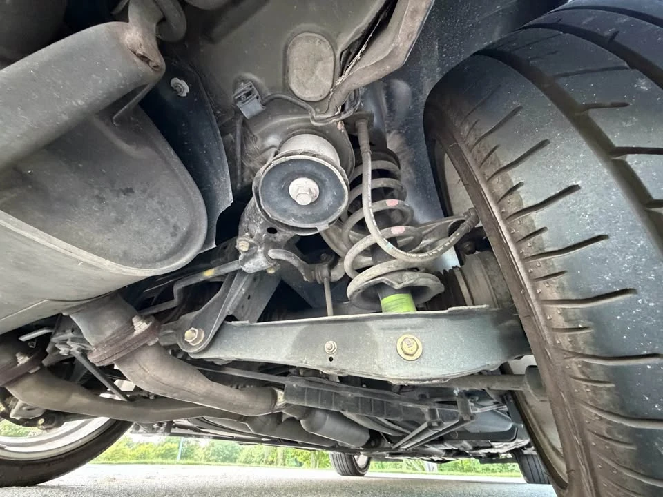 2002 Lexus SC430 - Image 19 of 20
