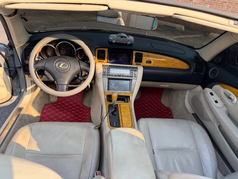 2002 Lexus SC430 - Image 9 of 15
