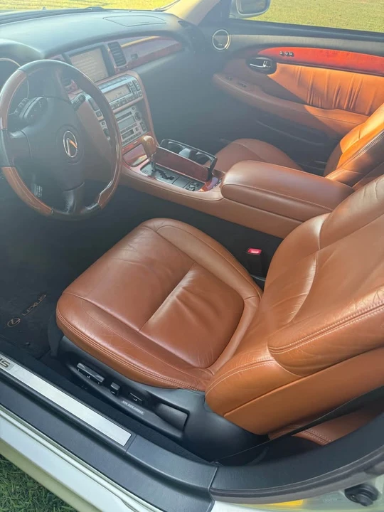 2002 Lexus SC430 - Image 10 of 20