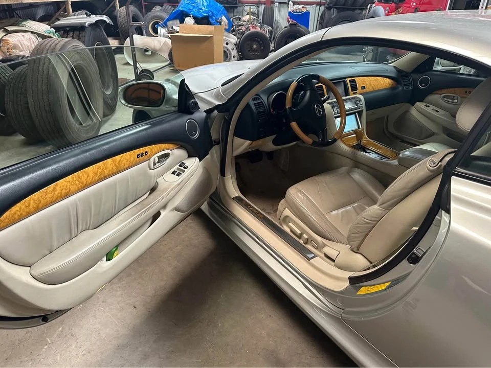 2002 Lexus SC430 - Image 10 of 19