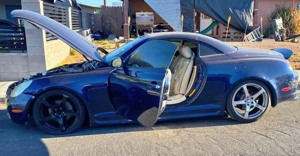 2002 Lexus SC430 - Image 3 of 4