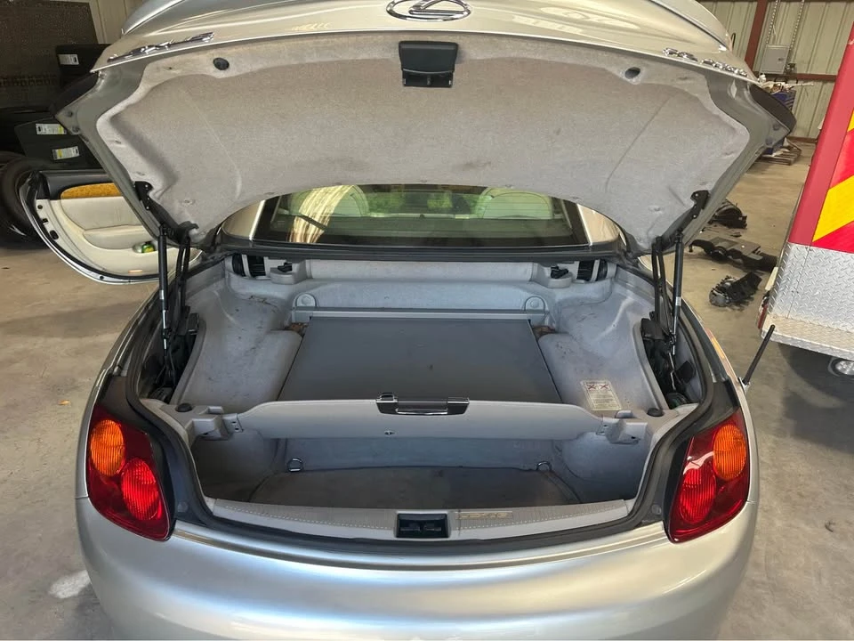 2002 Lexus SC430 - Image 3 of 19