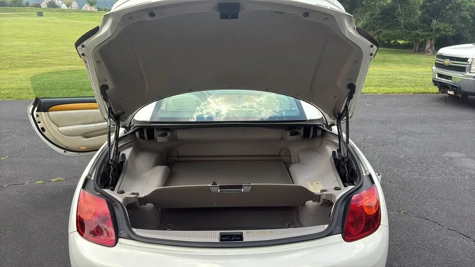 2002 Lexus SC430 - Image 10 of 17
