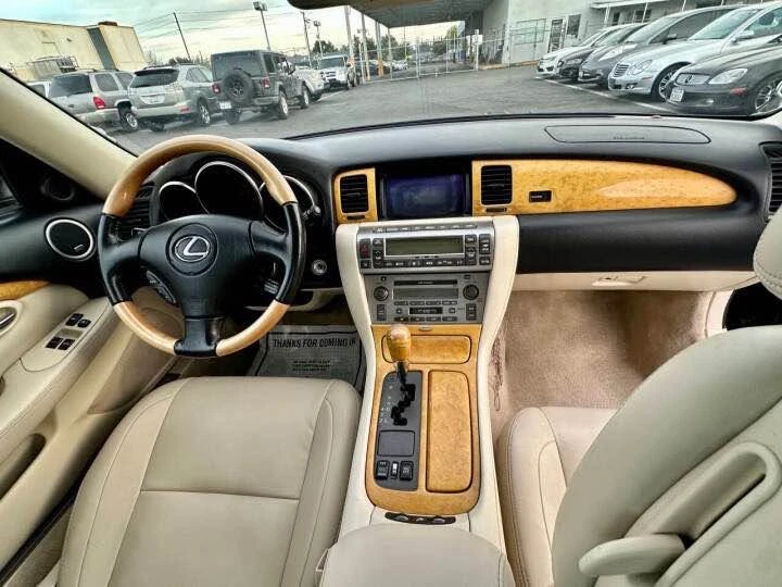 2002 Lexus SC430 - Image 11 of 17
