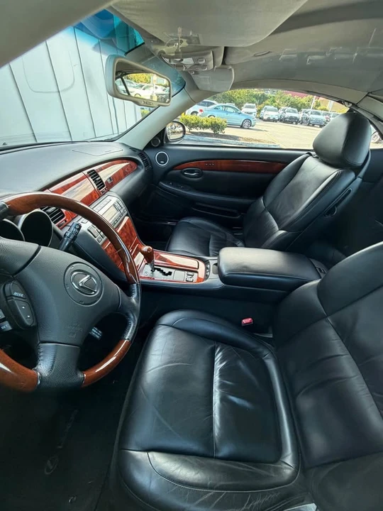 2002 Lexus SC430 - Image 4 of 5