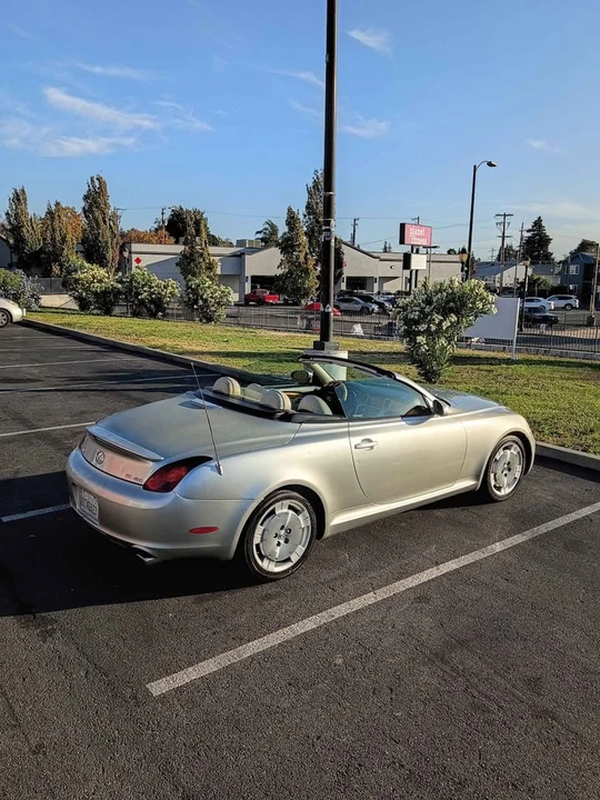 2002 Lexus SC430 - Image 5 of 10