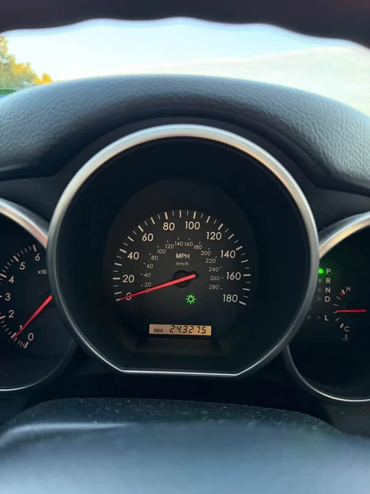 2002 Lexus SC430 - Image 10 of 19