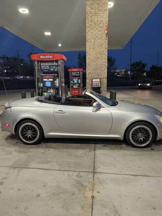 2002 Lexus SC430 - Image 3 of 20