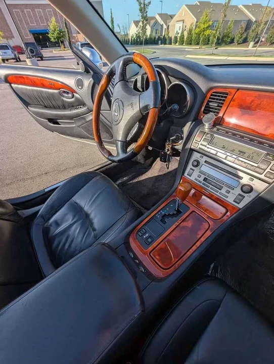 2002 Lexus SC430 - Image 10 of 20