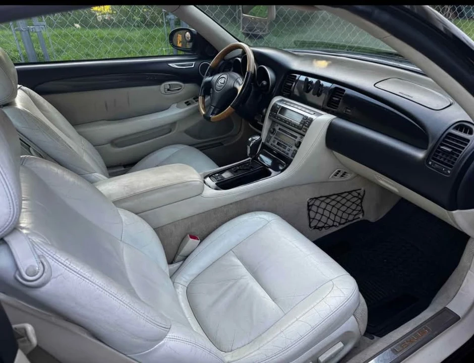 2002 Lexus SC430 - Image 9 of 12