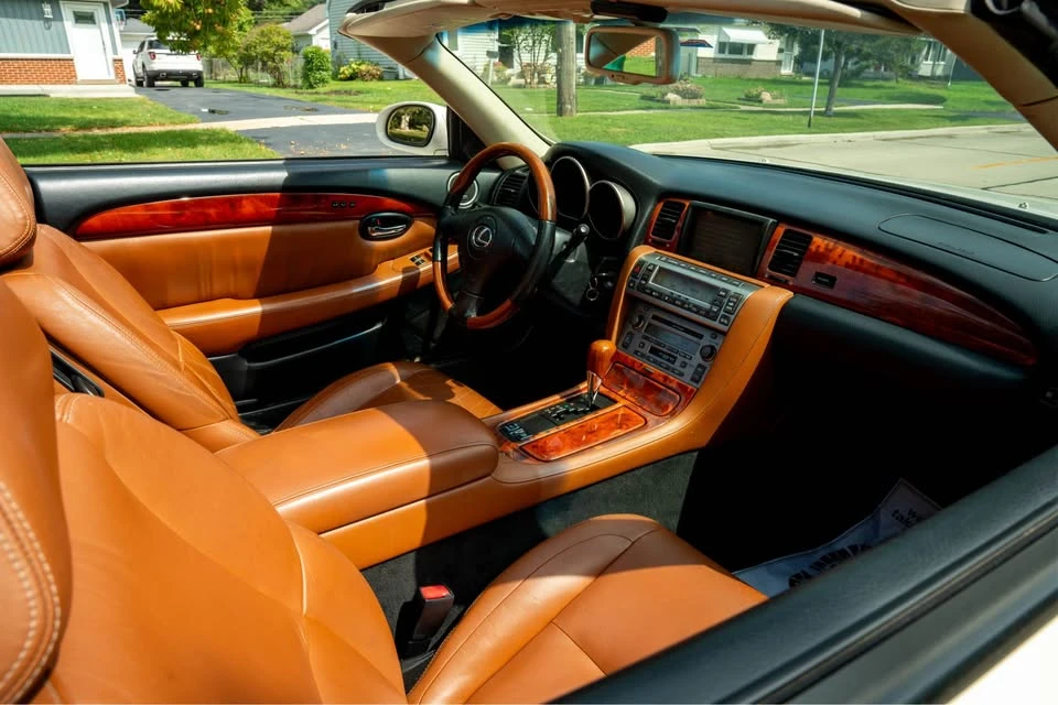 2002 Lexus SC430 - Image 4 of 11