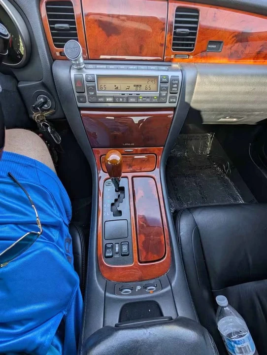 2002 Lexus SC430 - Image 19 of 20