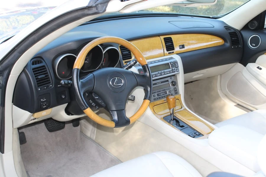 2002 Lexus SC430 - Image 3 of 12