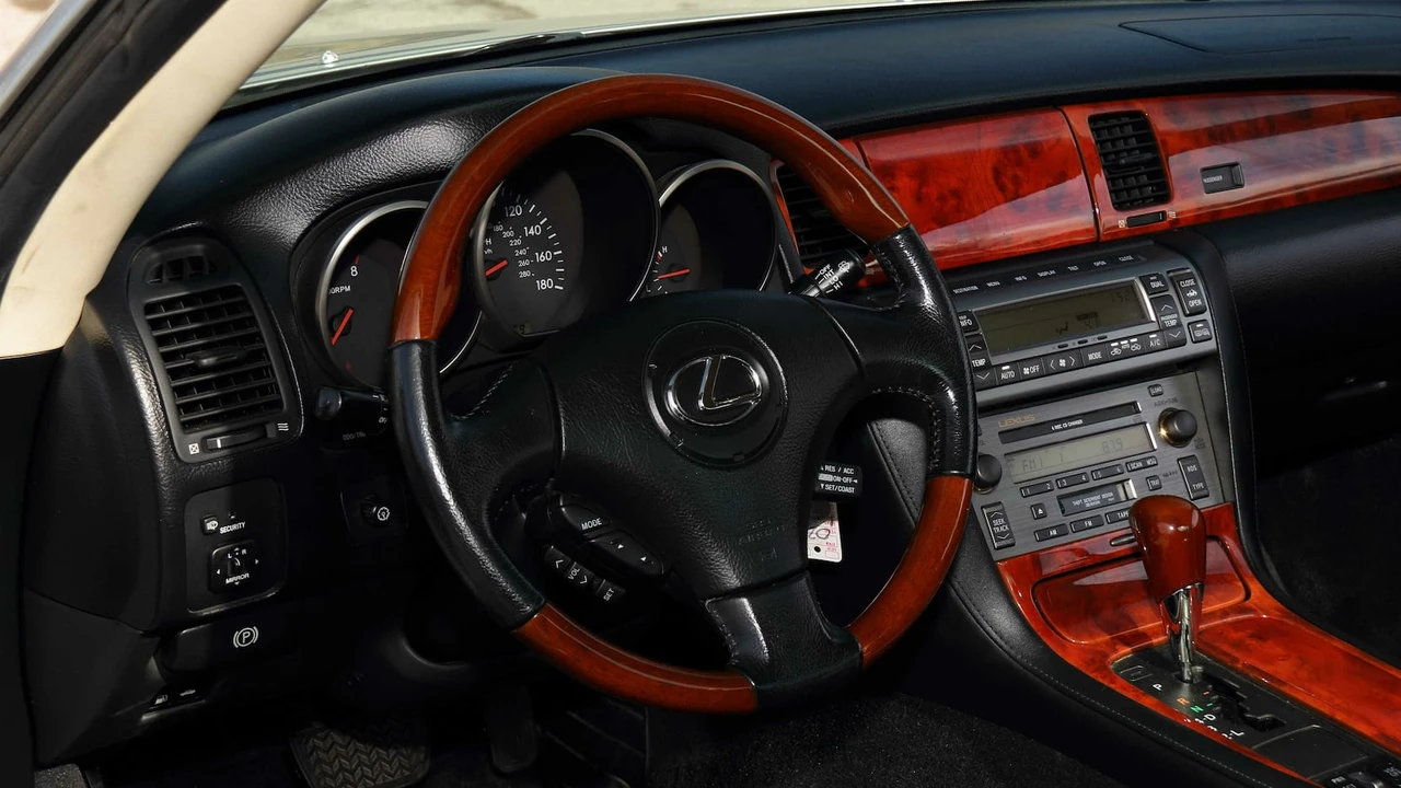 2002 Lexus SC430 - Image 16 of 26