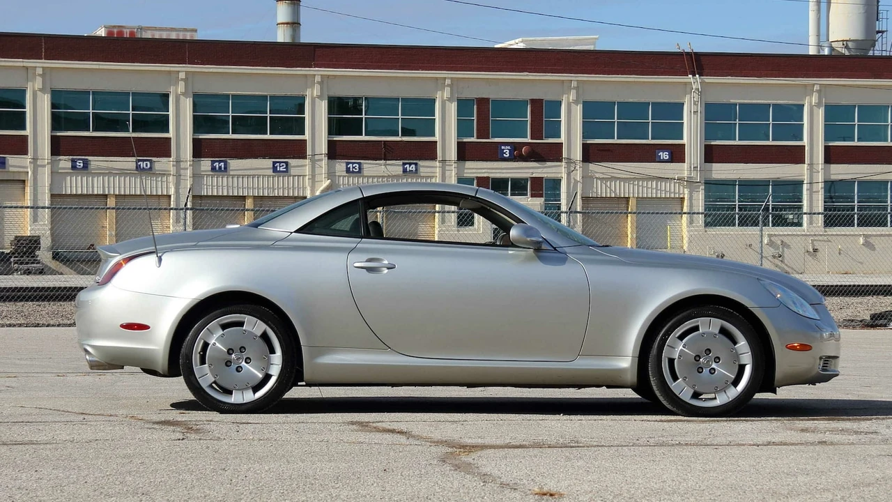 2002 Lexus SC430 - Image 2 of 26