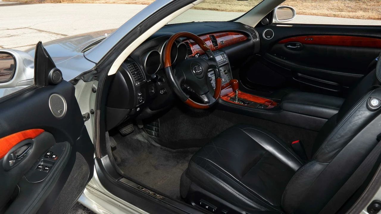 2002 Lexus SC430 - Image 4 of 26