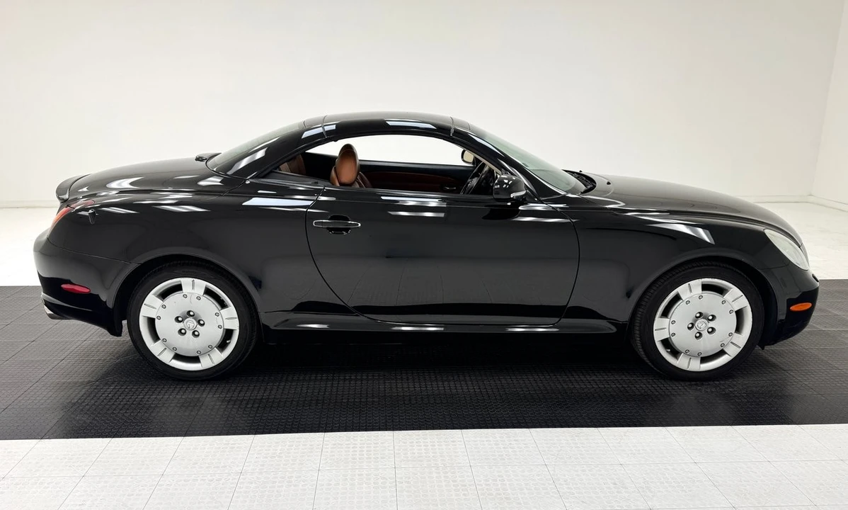 2002 Lexus - Image 10 of 31