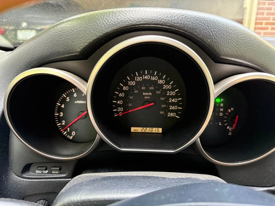 2002 Lexus SC430 - Image 3 of 10