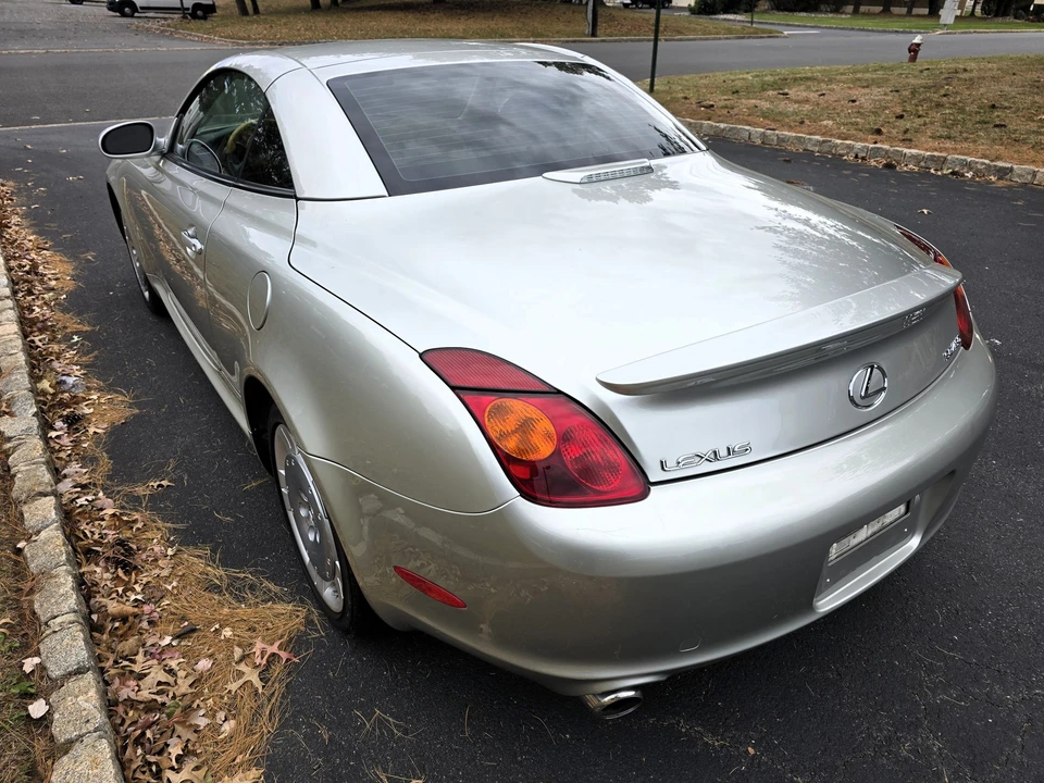 2002 Lexus SC430 - Image 10 of 31