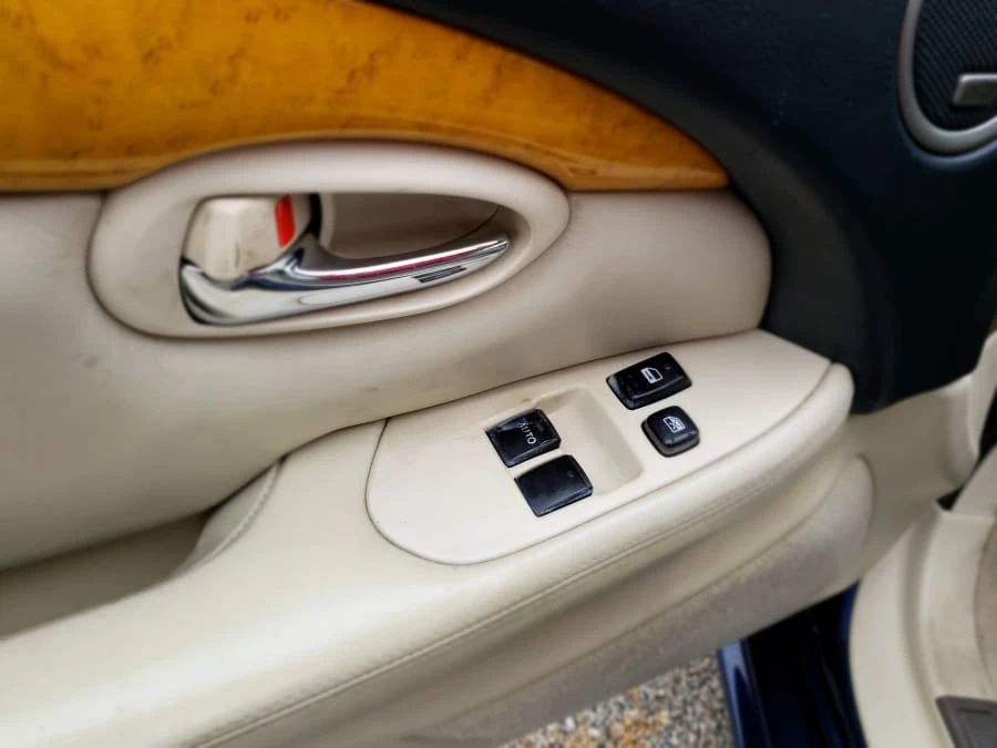 2002 Lexus SC430 - Image 7 of 12