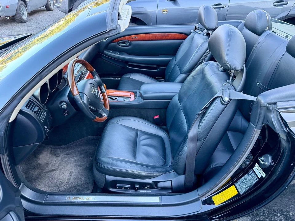2002 Lexus SC430 - Image 4 of 21