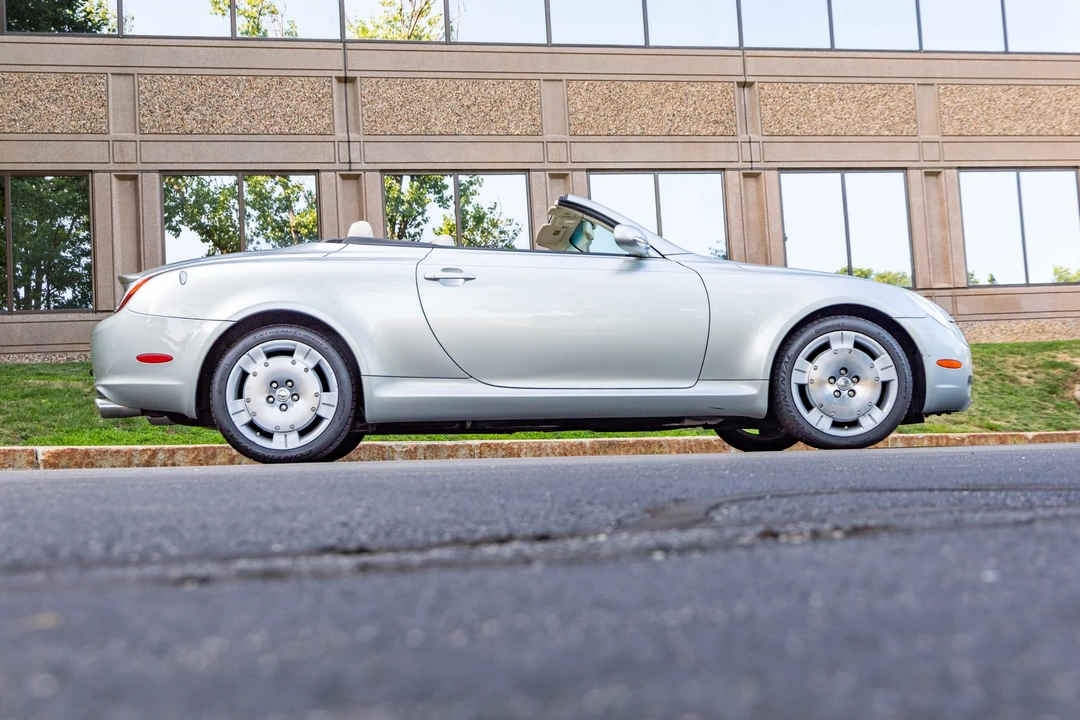 2002 Lexus SC430 - Image 4 of 31