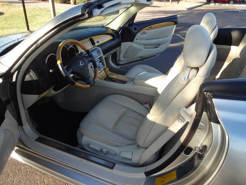 2002 Lexus SC430 - Image 4 of 13