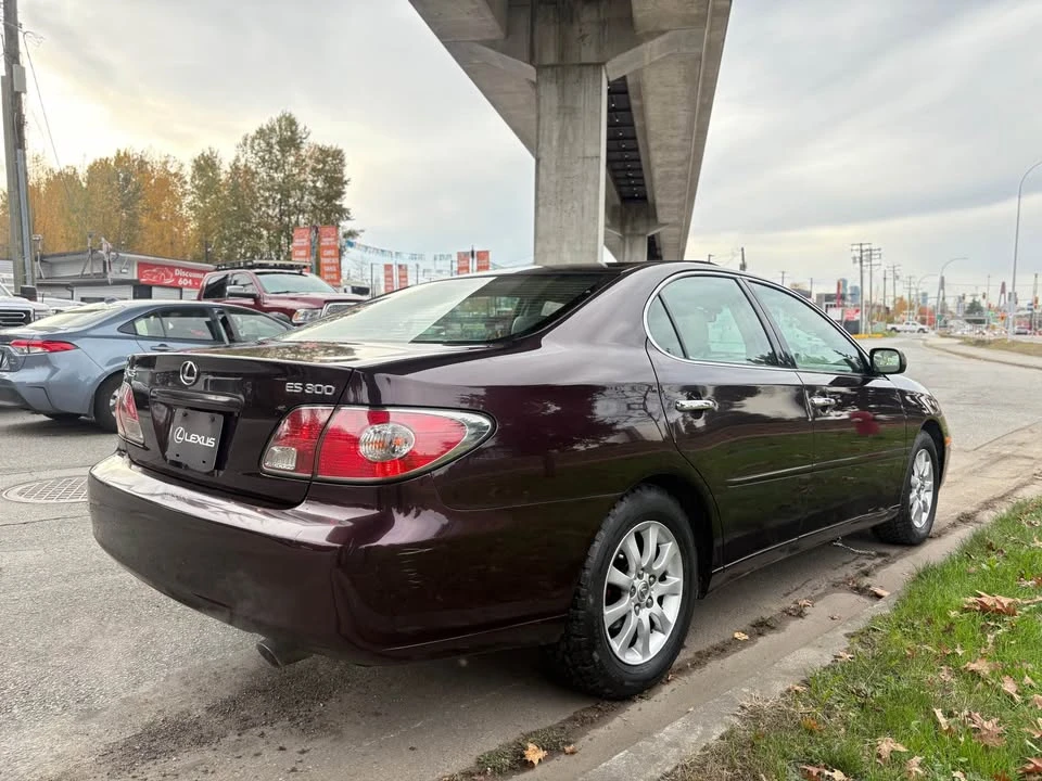 2002 Lexus ES 4th Gen - Image 6 of 12
