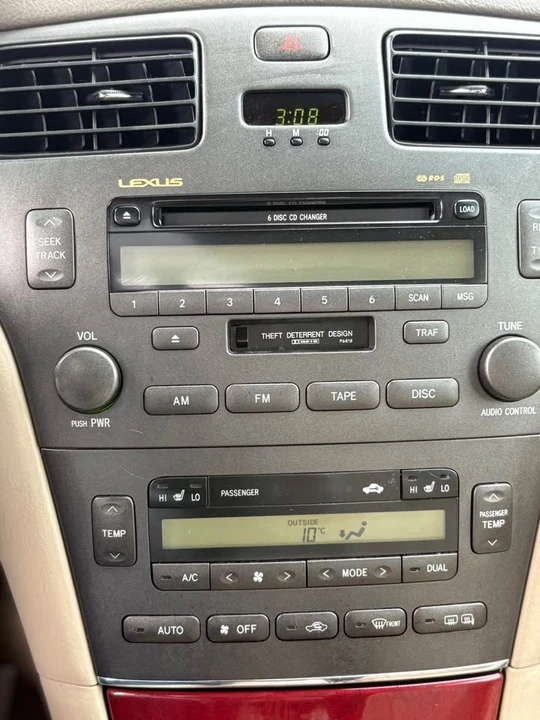 2002 Lexus ES 3rd Gen - Image 12 of 13